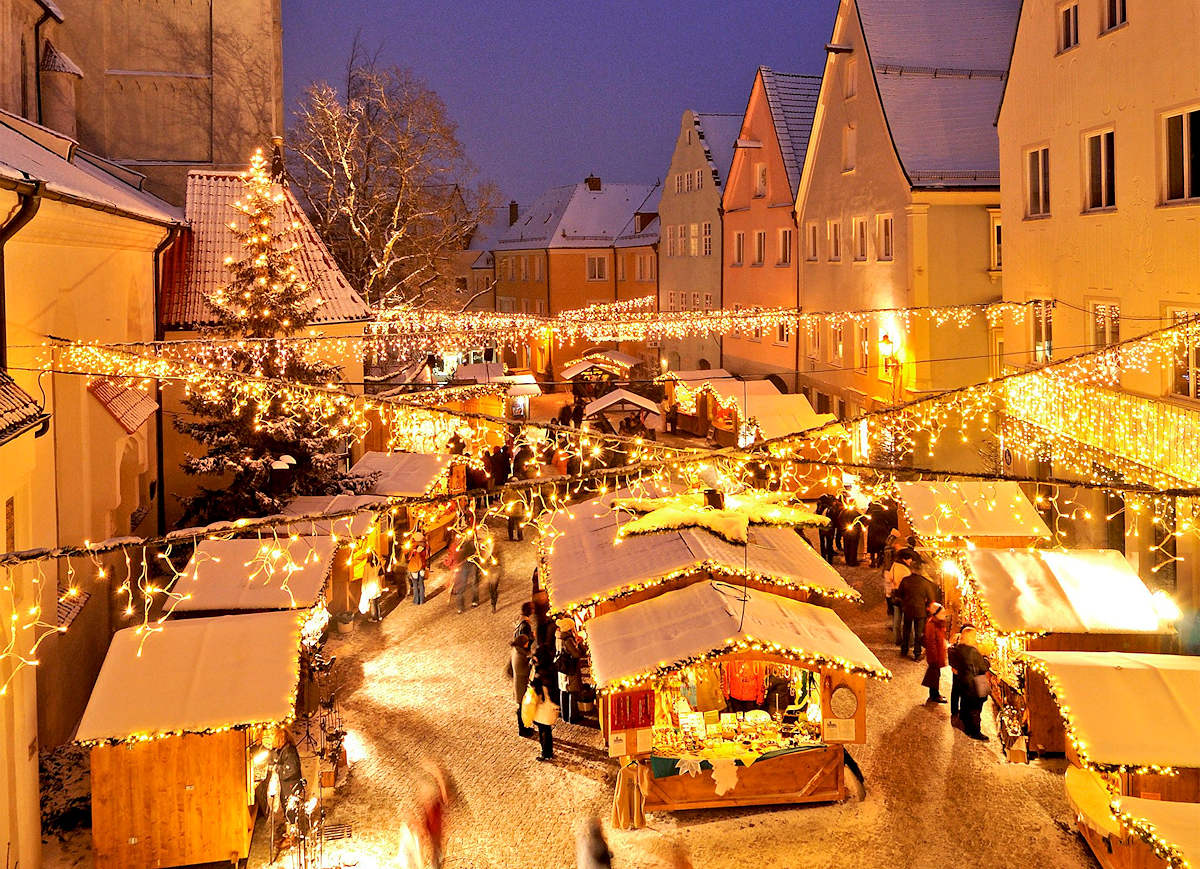 Kaufbeurer Weihnachtsmarkt . Eröffnung am Freitag, 01.12.2023!