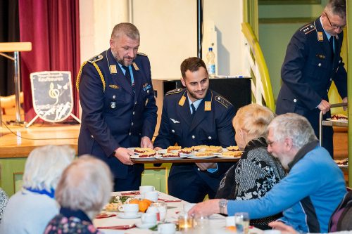Zahlreiche Senioren und Seniorinnen folgten der Einladung der Stadt