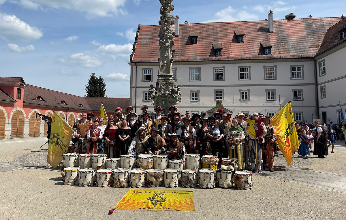 Trommler starten beim Historischen Markt in Oettingen in die Saison