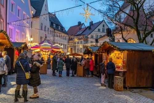 Weihnachtsmarktstand für den guten Zweck