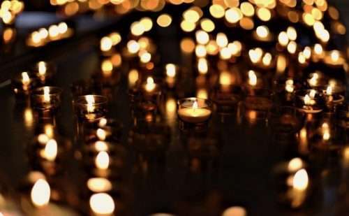 „Weihnachten ohne Dich“ – Besinnliche Andacht für Trauernde