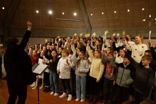 Adventlicher Nachmittag an der Sophie-La-Roche-Realschule: Musik und Gemeinschaft im Fokus