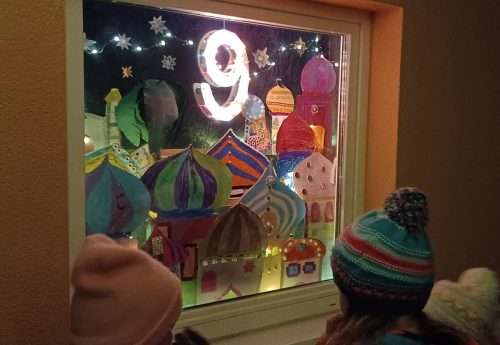 Die Grundschule Hirschzell bringt Licht und Freude in den Advent