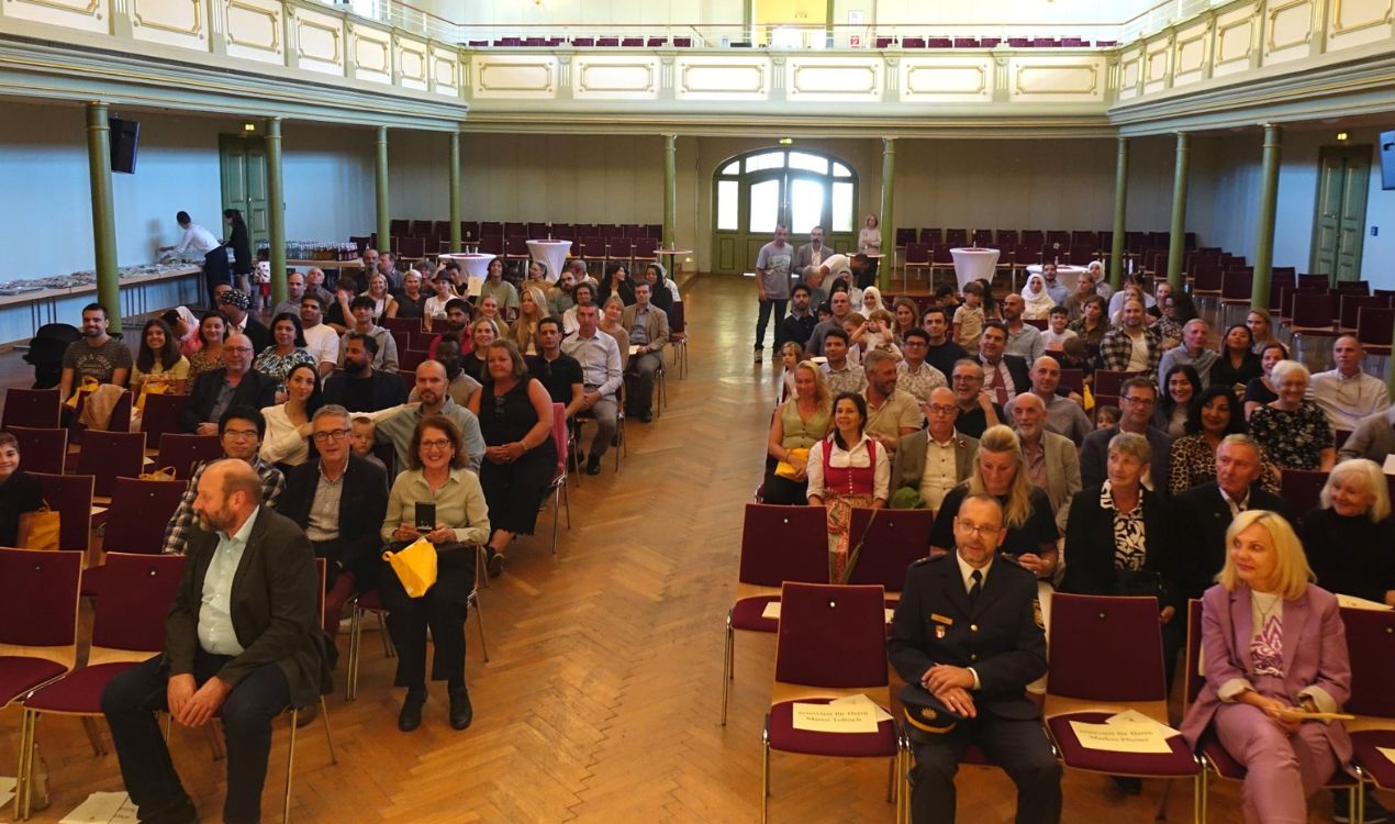 Einbürgerungsfeier 2025 im Stadtsaal Kaufbeuren