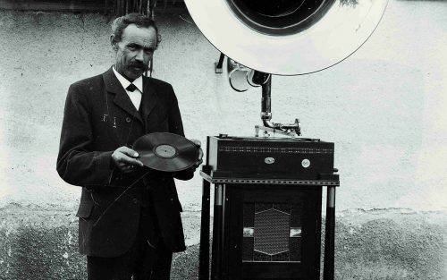 Allgäuer Fotopioniere im Stadtmuseum Kaufbeuren: Einblicke in frühe Bildwelten