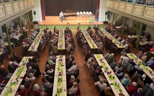 Musik verbindet Generationen: Ein besonderer Nachmittag im Stadtsaal