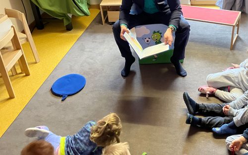 Gemeinsam für mehr Lesefreude: AOK engagiert sich beim Vorlesetag