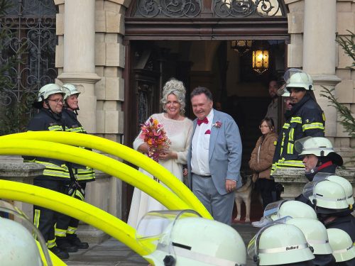 Kaufbeurens Oberbürgermeister Stefan Bosse und Katja Brauner geben sich das Ja-Wort
