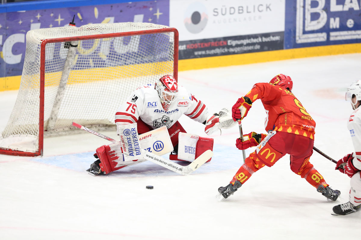 ESVK erkämpft sich daheim gegen Regensburg einen Punkt – trotz Rückstand und Personalsorgen