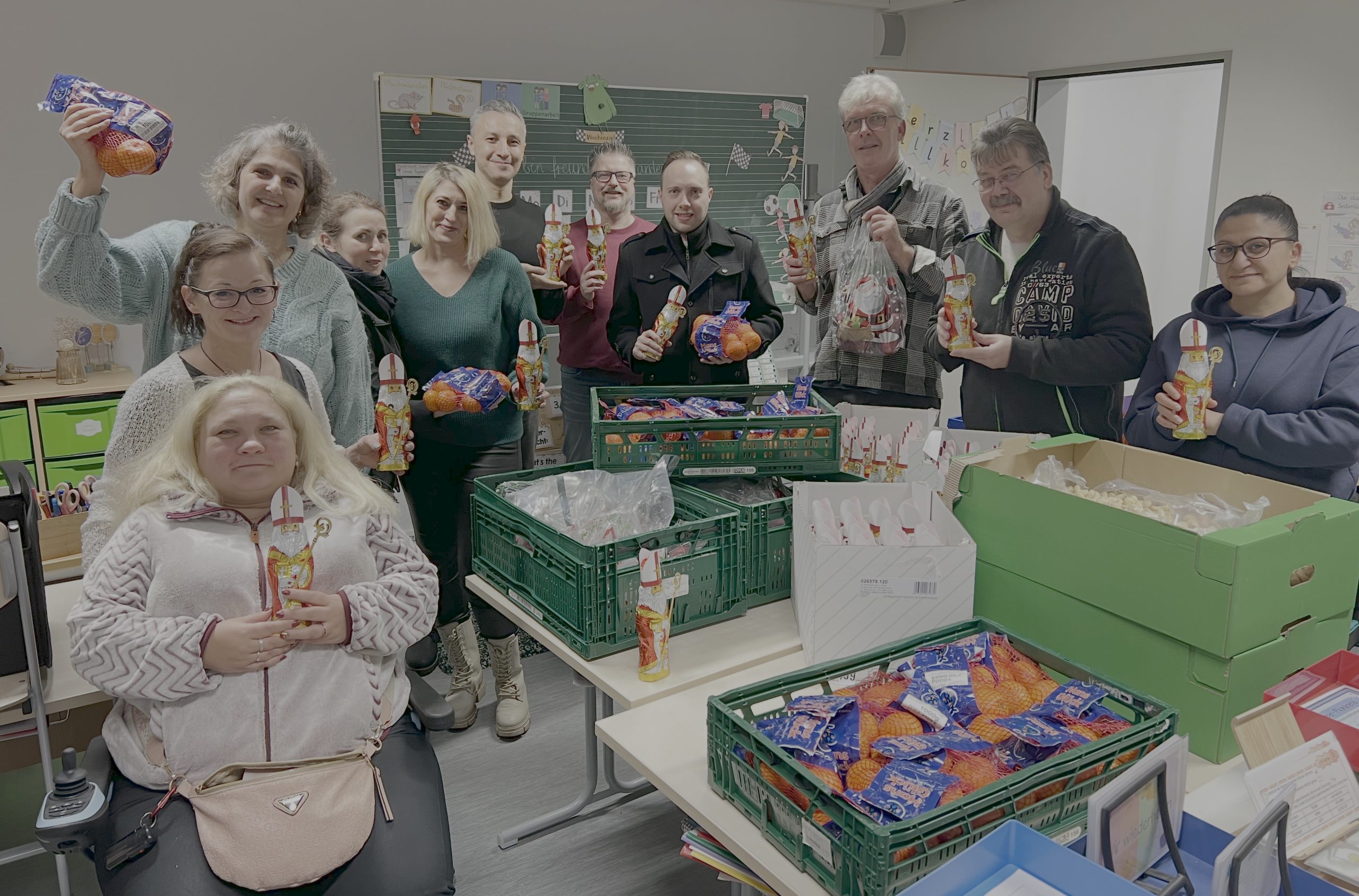 Elternbeirat der Gustav-Leutelt-Schule Neugablonz übergibt wieder Nikolaussackerl
