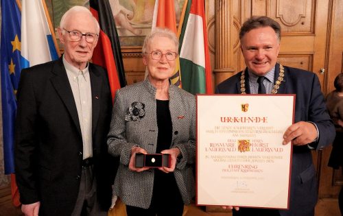 Hohe Auszeichnung: Stadt Kaufbeuren verleiht goldenen Ehrenring an Rosmarie und Horst Lauerwald