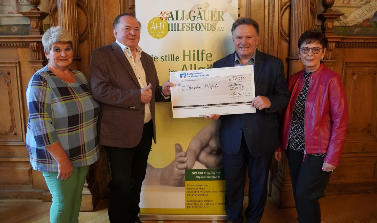 Spendenübergabe an die Pfarrkirche Mariä Himmelfahrt in Ronsberg