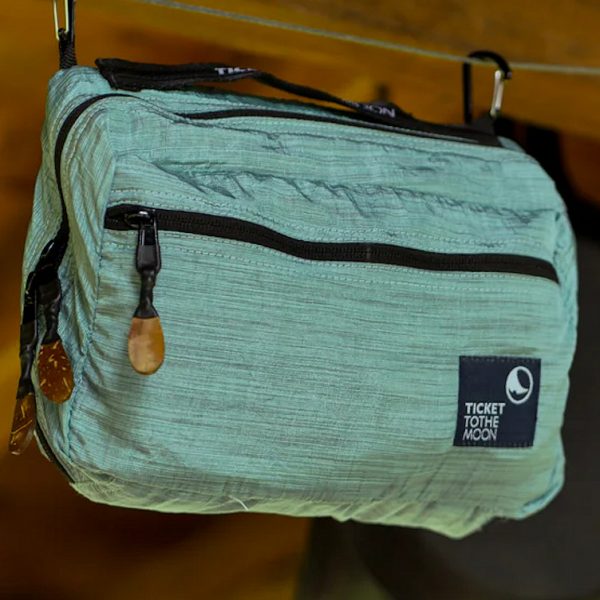 Neues aus dem Weltladen Kaufbeuren: Ticket to the Moon – Wash Bag