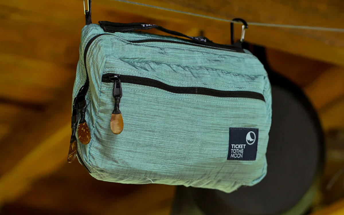 Neues aus dem Weltladen Kaufbeuren: Ticket to the Moon – Wash Bag