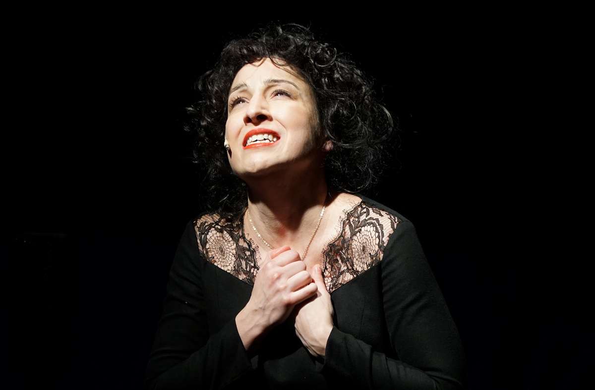 „Leben. Lieder. Leidenschaft der Édith Piaf“: musikalisches Theater am 21.02.26 im Podium