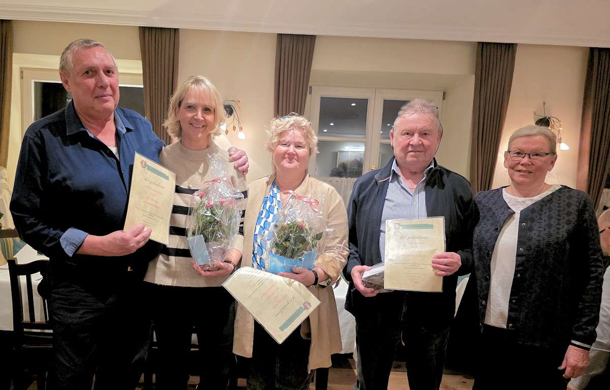 Ehrungen für langjährige Mitglieder bei der Oberbeurer Bühne