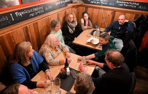 Schulze und Schill im Dialog: Schulzes Stammtisch bringt frischen Rückenwind für Kaufbeuren