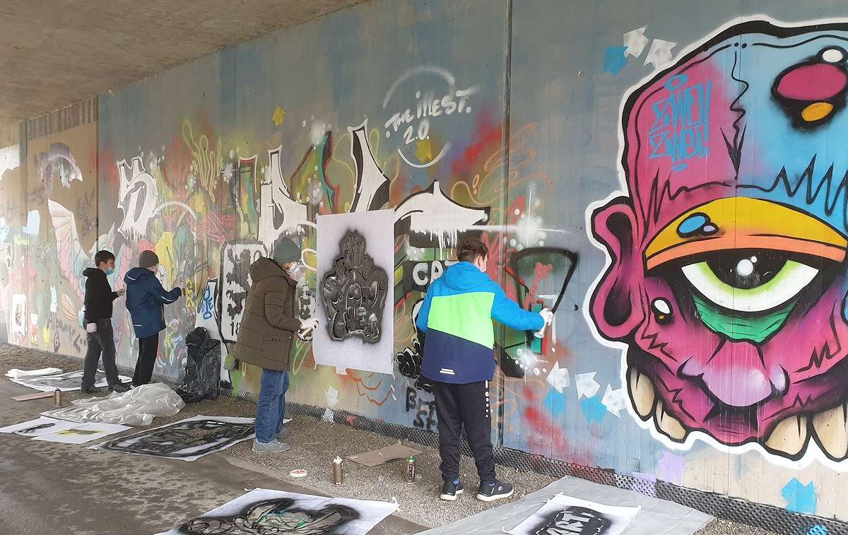 Kreativität aus der Dose: Jugendliche gestalten Street Art in Kaufbeuren