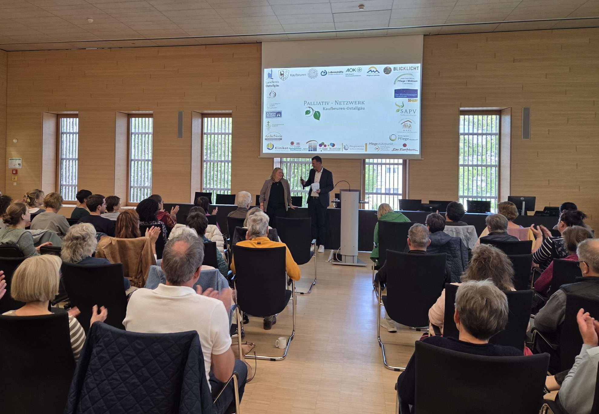 Hohe Beteiligung und intensive Diskussion bei Fortbildung des Palliativ-Netzwerks Kaufbeuren-Ostallgäu