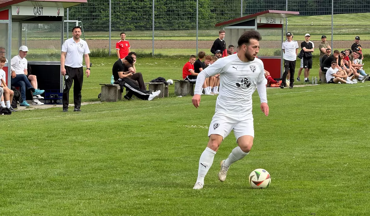 SpVgg Kaufbeuren kämpft sich in Legau zurück und holt spät einen Punkt