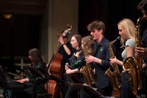 Jugend-Bigband, Blasorchester und die Buron Böhmischen der Sing – und Musikschule laden am 08. Mai im Stadtsaal