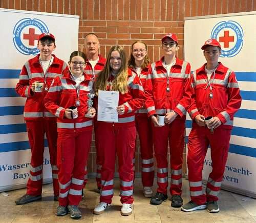 Junioren (16-18 Jahre): das Team der Wasserwacht aus Marktoberdorf (Kreisverband Ostallgäu) belegte einen tollen 3. Platz im Landeswettbewerb