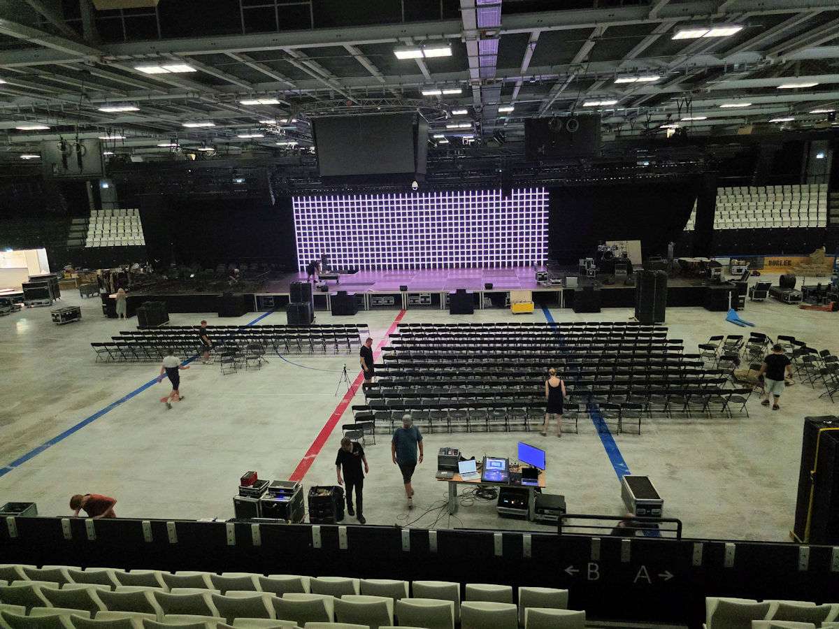Der Countdown läuft: In der energie schwaben arena entsteht die Welt von HERILO