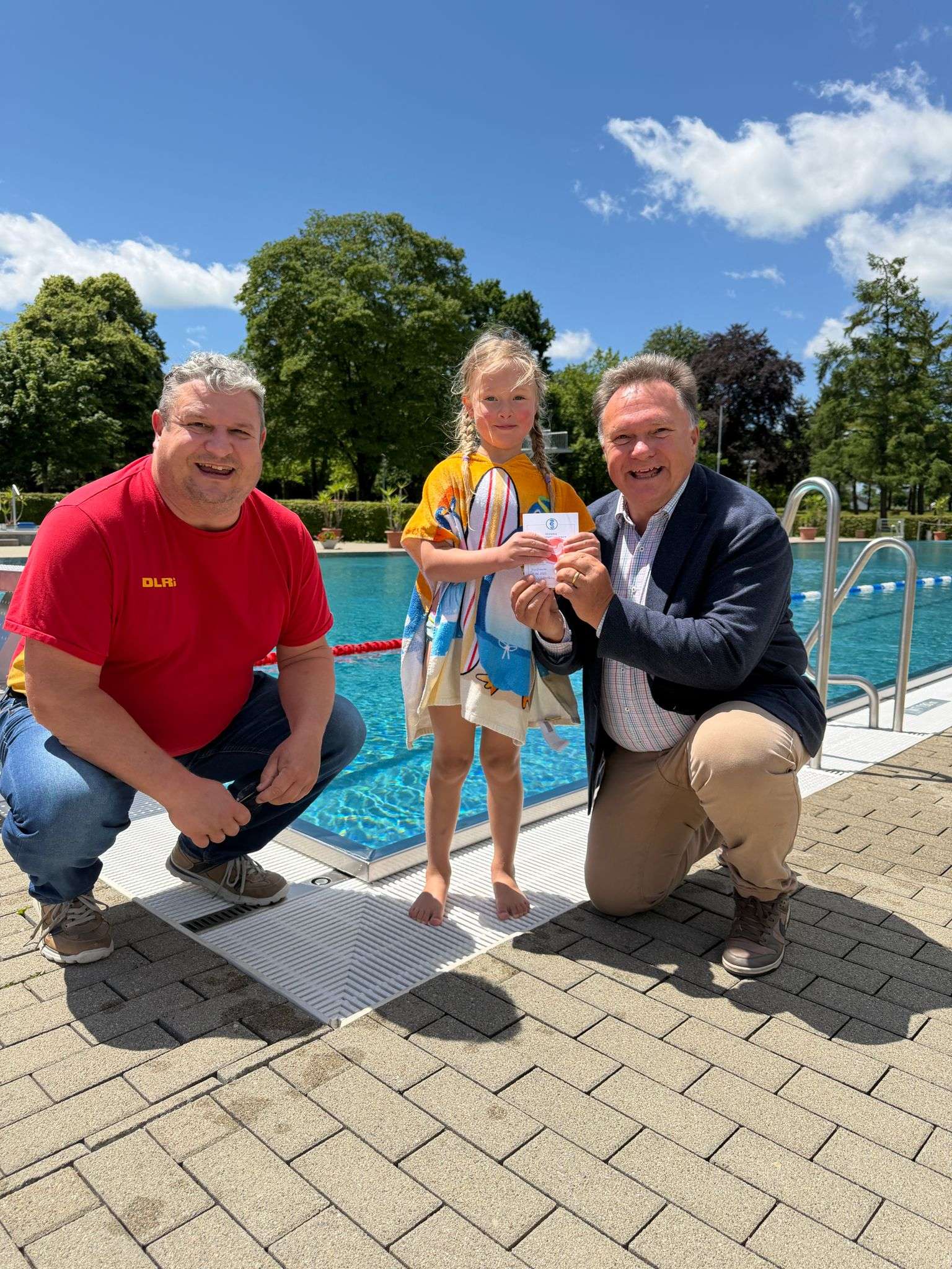 Schwimmabzeichentagen der DLRG KV Kaufbeuren / Ostallgäu e.V. Oberbürgermeister Stefan Bosse zu Besuch