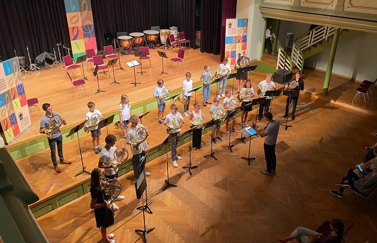 Musik kennt kein Alter – „Pack die Badehose ein“: Konzert der Ludwig-Hahn-Sing- und Musikschule am 4. Juli 2026