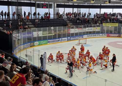 Rund 1000 Fans beim Saison-Opening des ESVK