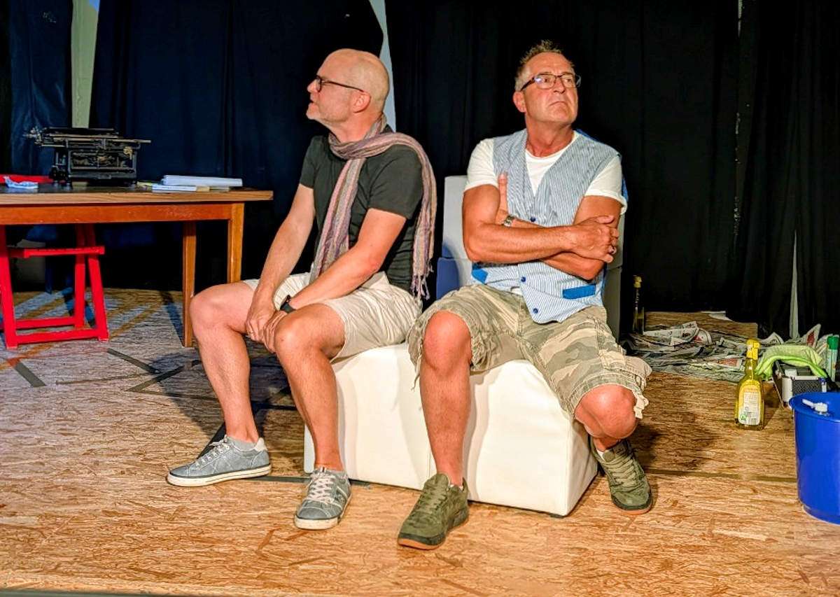 Das Theater Kaufbeuren bringt im Oktober vier Episoden der Kultserie „Der Tatortreiniger“ ins Stadttheater