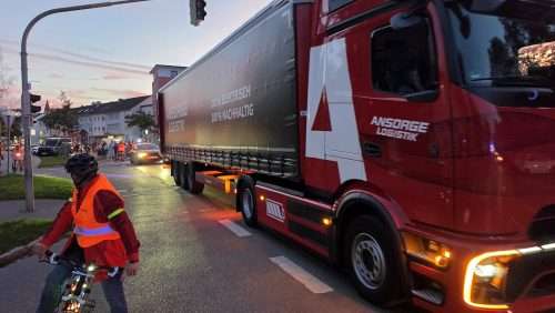 Wenn Kaufbeuren leuchtet – Über 300 Teilnehmer bei der Buron Blade Night 2026