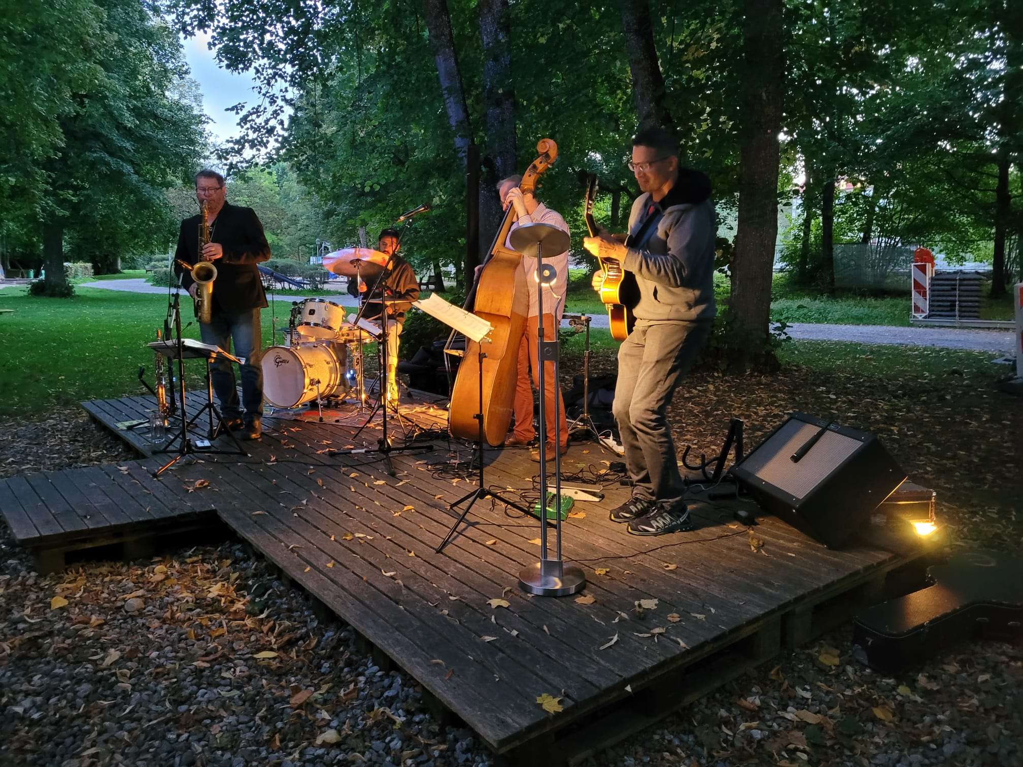 Tiny Schmauch Swing Trio im KultUrig Biergarten