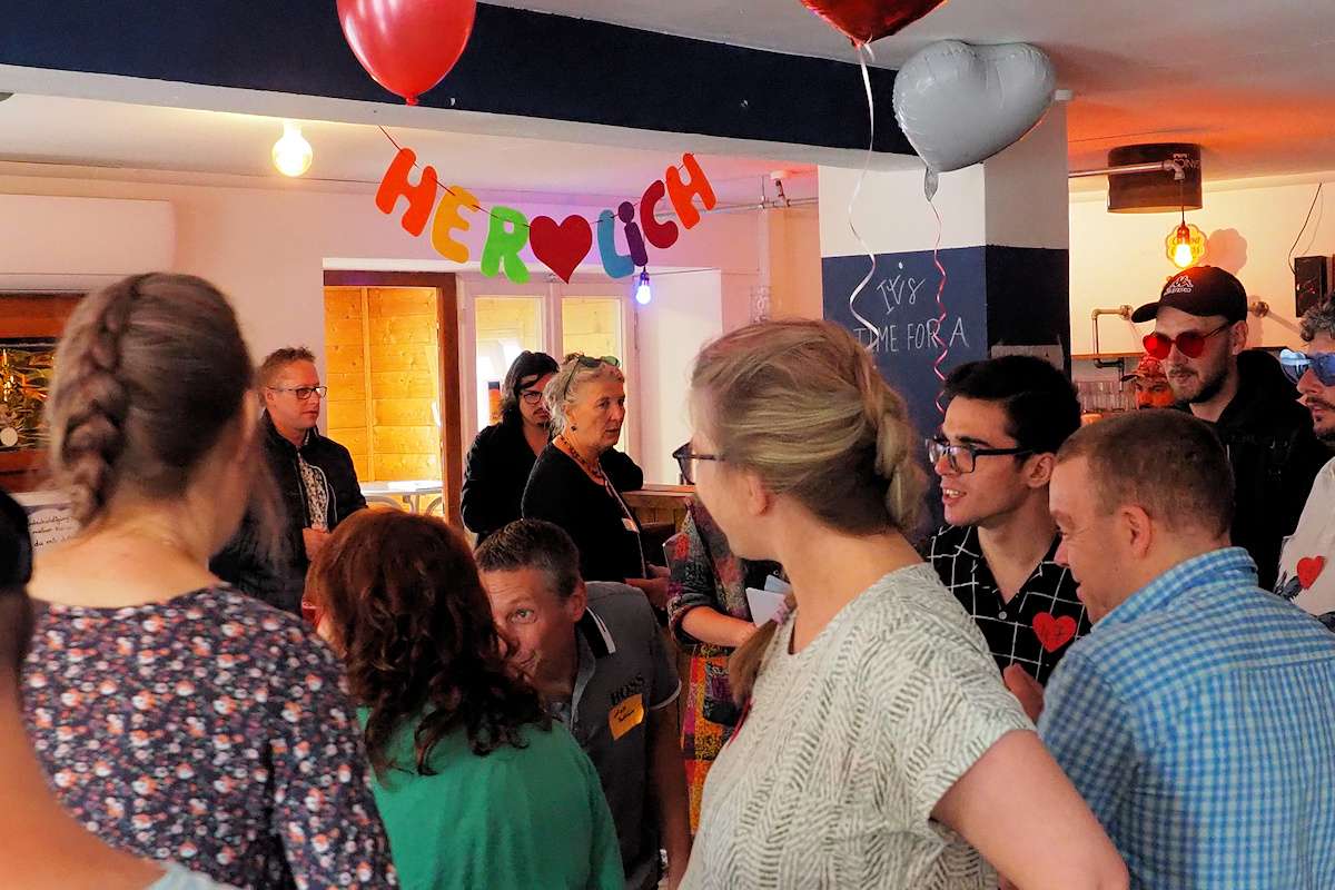 „Einzigartig“ bringt Menschen zusammen: Kennenlernparty am 24. Oktober in Marktoberdorf