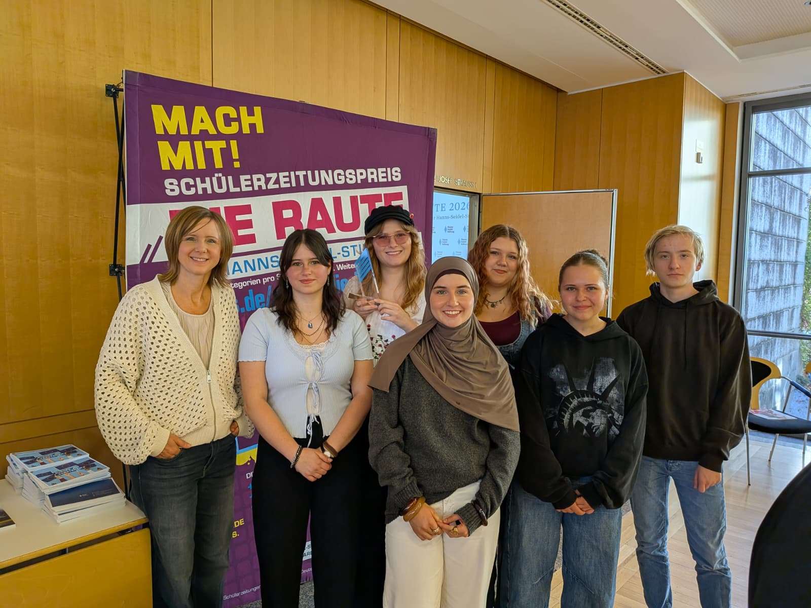 Erneut ausgezeichnet: „FOBOSSO Postbote“ gewinnt „Die Raute“